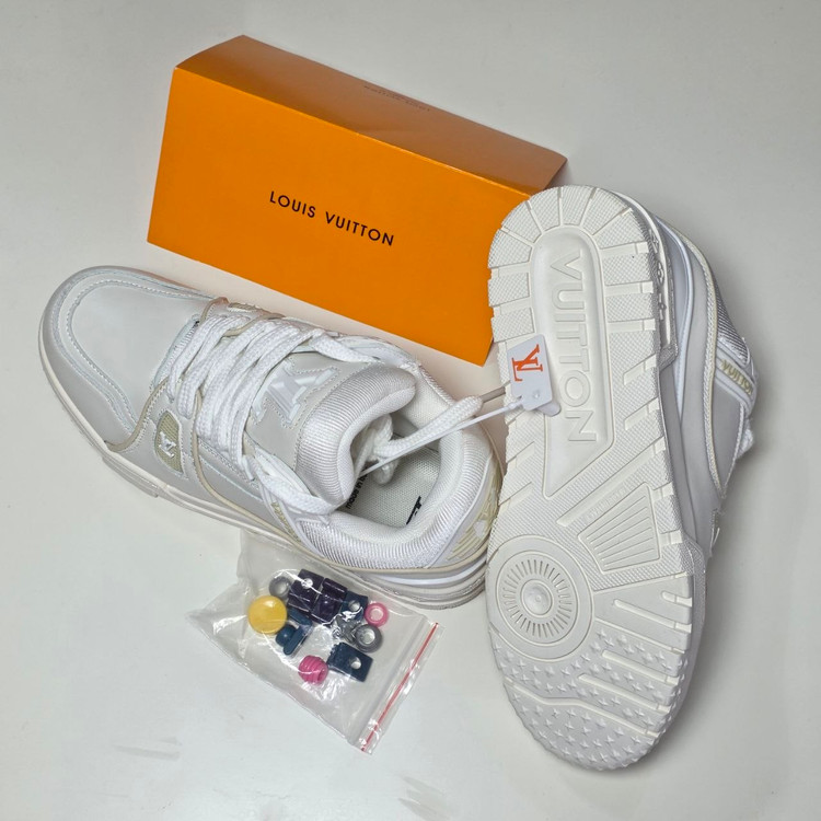 کتونی لویی ویتون (Louis Vuitton) مدل Trainer - سری لوکس سفید/کرم