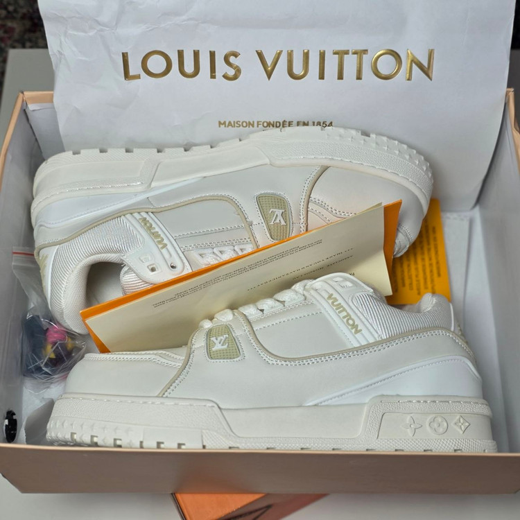 کتونی لویی ویتون (Louis Vuitton) مدل Trainer - سری لوکس سفید/کرم