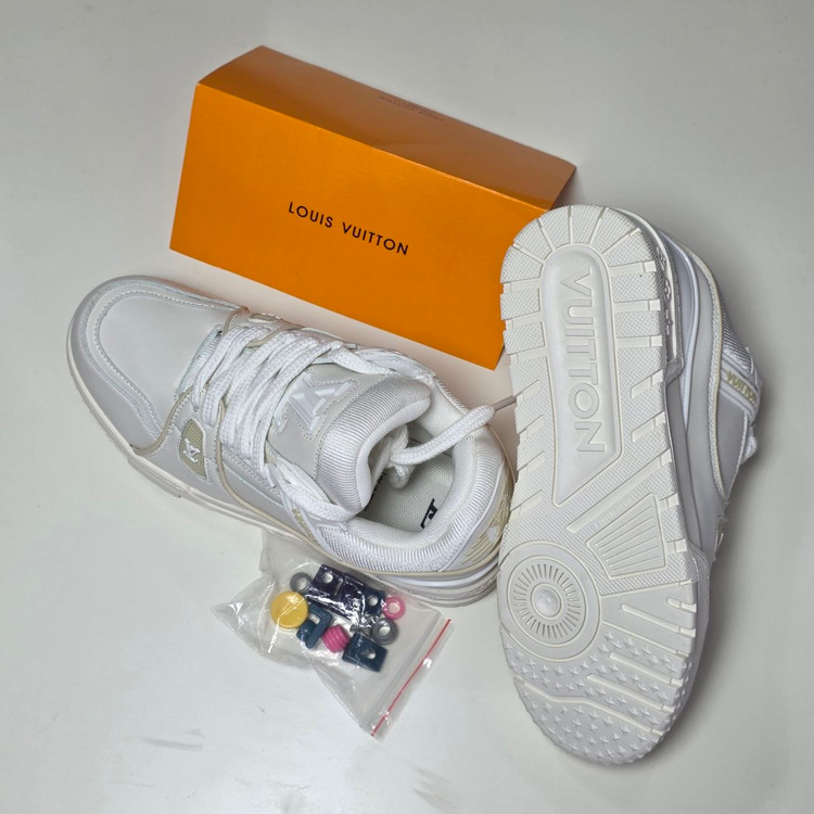 کتونی لویی ویتون (Louis Vuitton) مدل Trainer - سری لوکس سفید/کرم